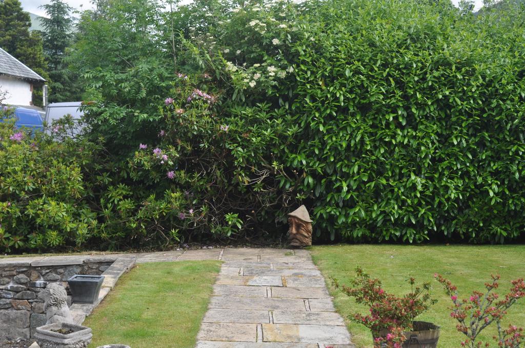 Airlie House Self Catering Villa Strathyre Oda fotoğraf