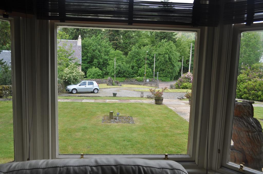 Airlie House Self Catering Villa Strathyre Oda fotoğraf